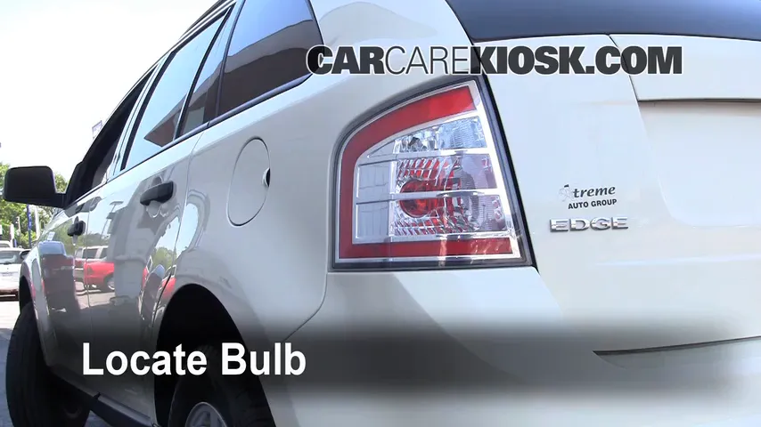 2008 Ford Edge SE 3.5L V6 Éclairage Feux de marche arrière (remplacer une ampoule)